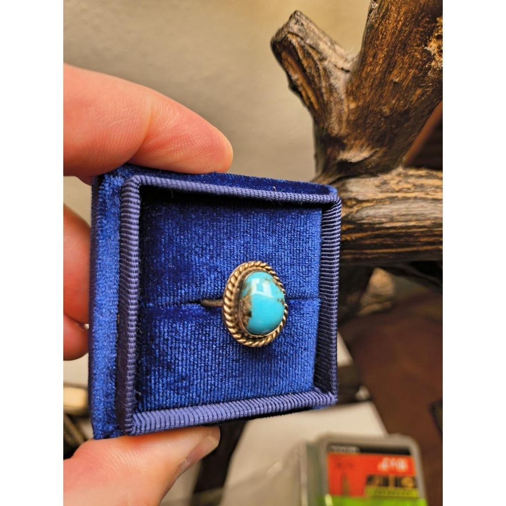 Old Sterling Silver And Turquoise Ring Size 4 And 1/2